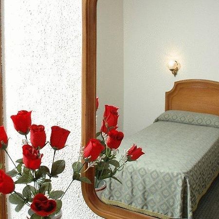 Senorial Hotel Madrid Kamer foto