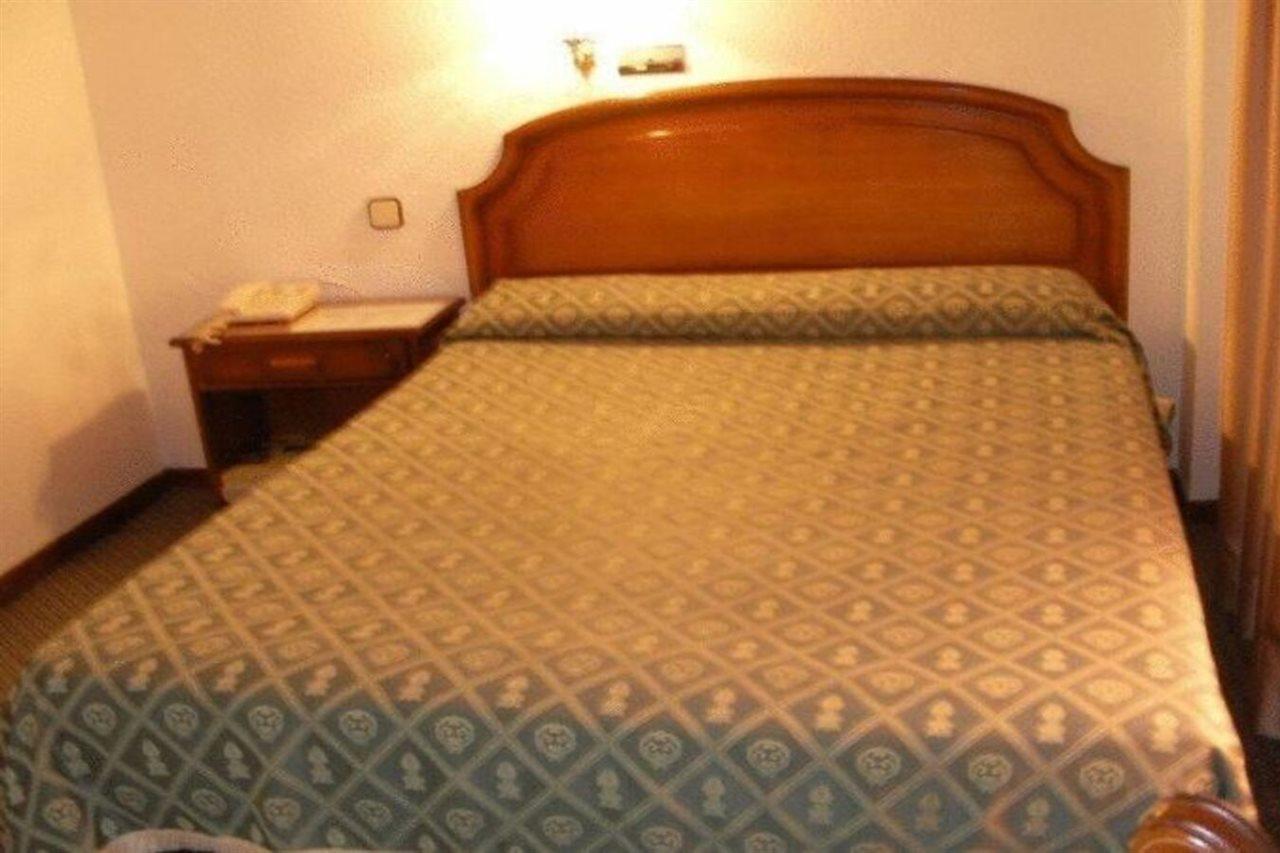 Senorial Hotel Madrid Buitenkant foto